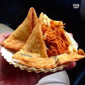 CHOWMEEN SAMOSA